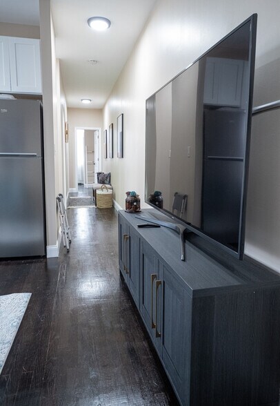 Building Photo - 241 W 113th St