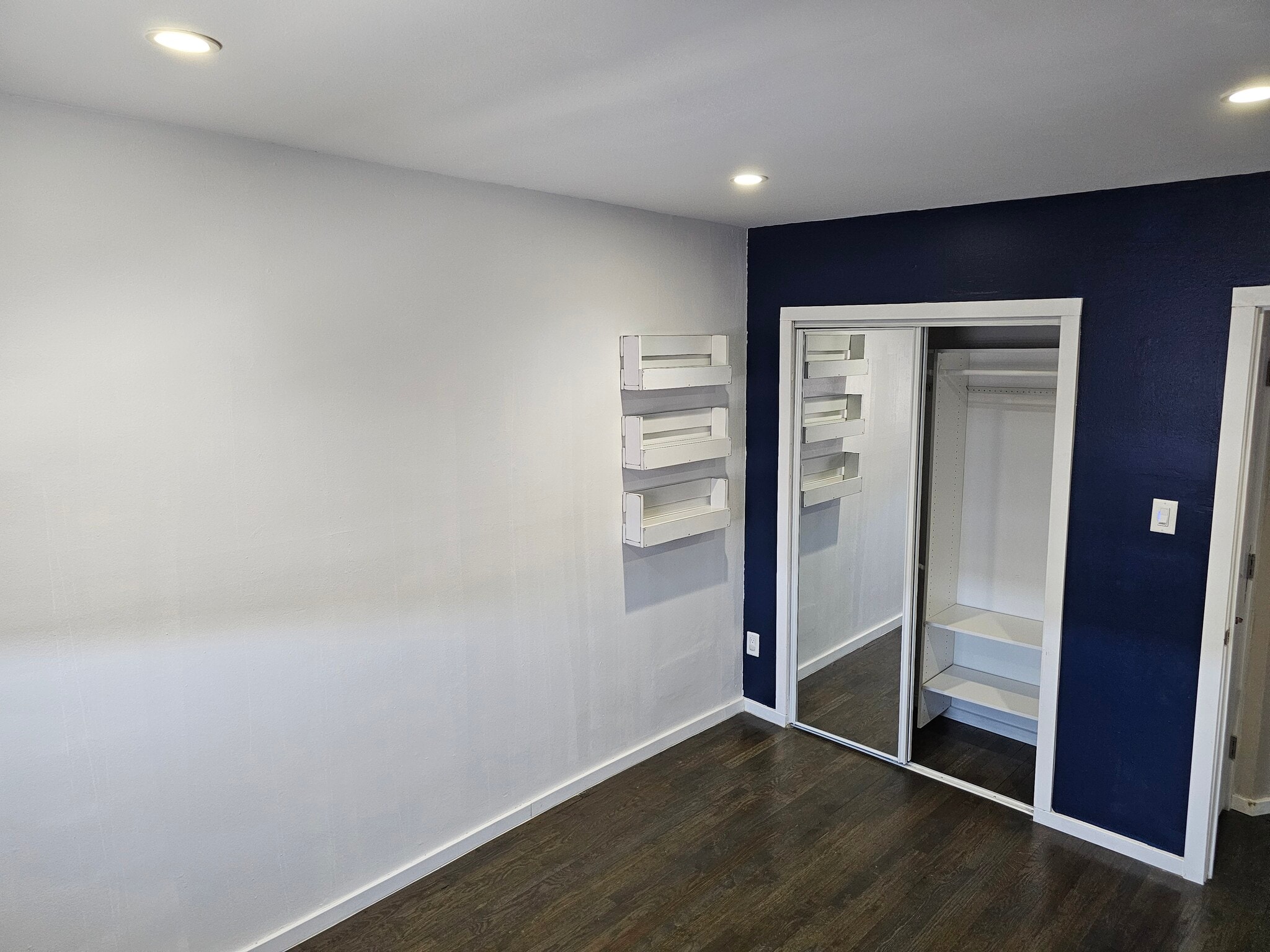 2nd BR 2 - 7214 Bergen Ct