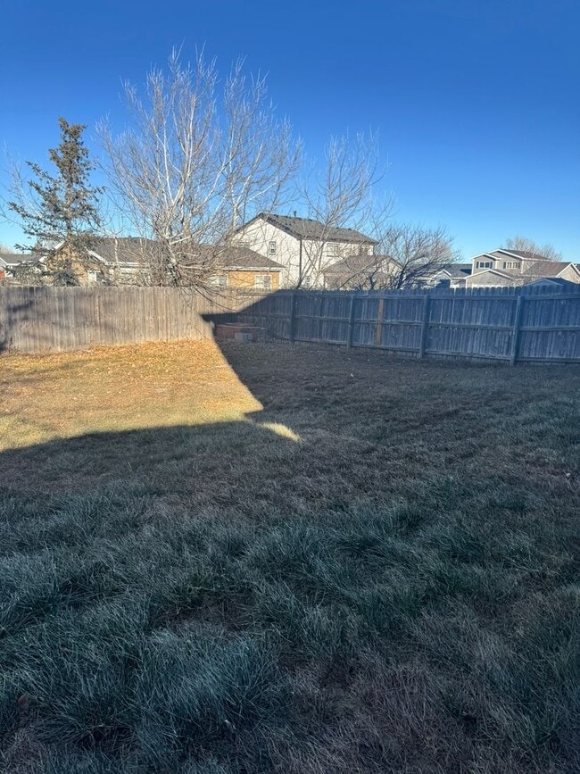 Building Photo - Charming 5 Bedroom