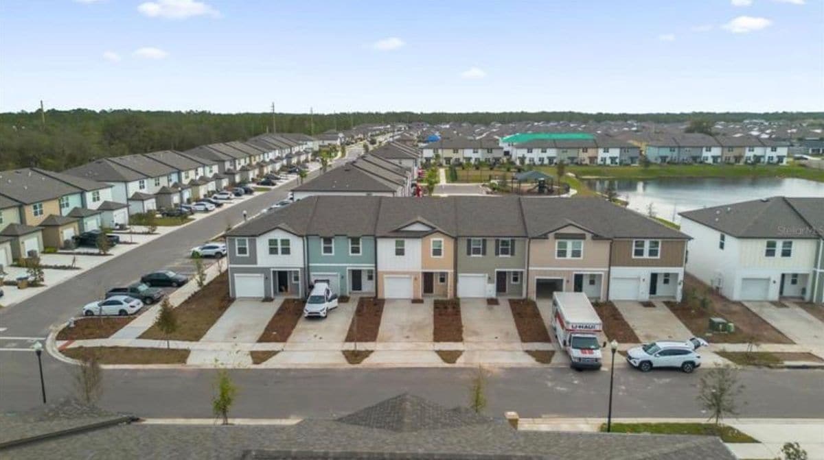 Building Photo - 5942 Chestnut Grv Pl