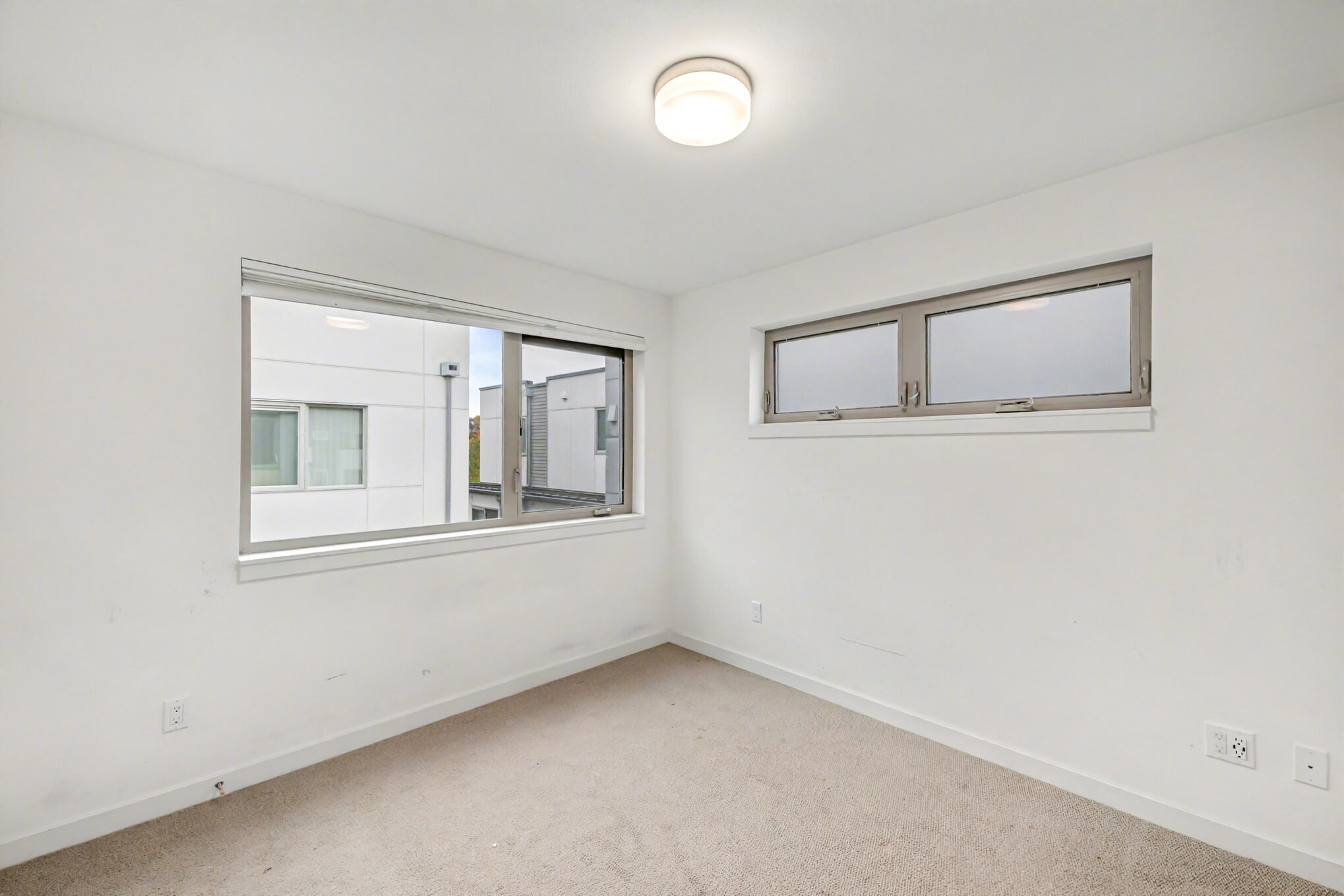 Building Photo - 2405 S Holgate St