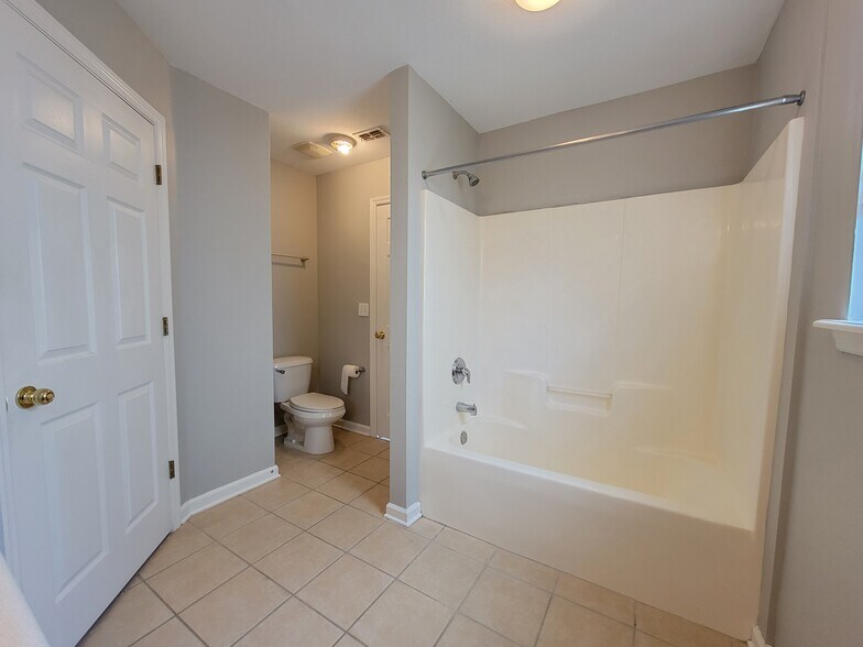 Building Photo - 4434 Gearhart Rd