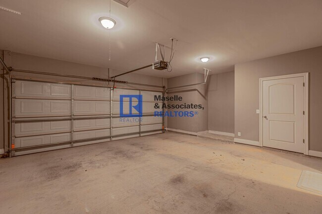 Building Photo - 3 Bed/2 Bath Home in Greenfield Station!!