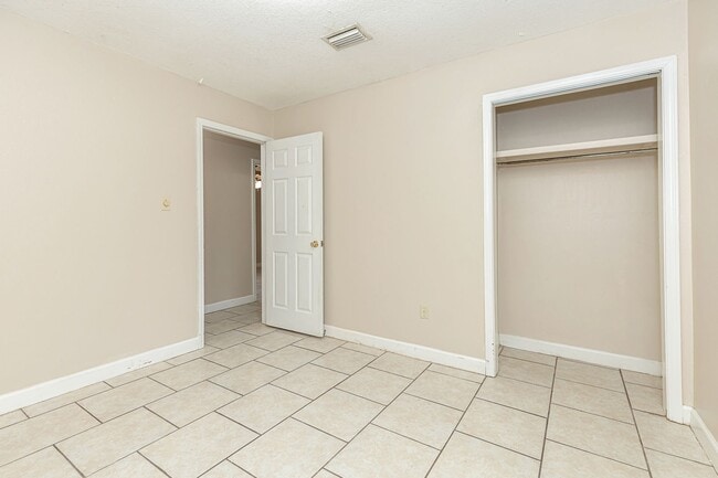 Building Photo - 3 Bedroom home in Gautier