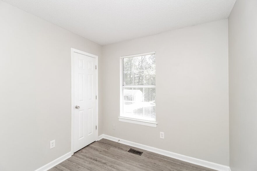 Building Photo - 3467 Meadowland Pl SW