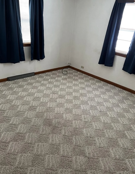 Livinroom - 1617 A Ave NE