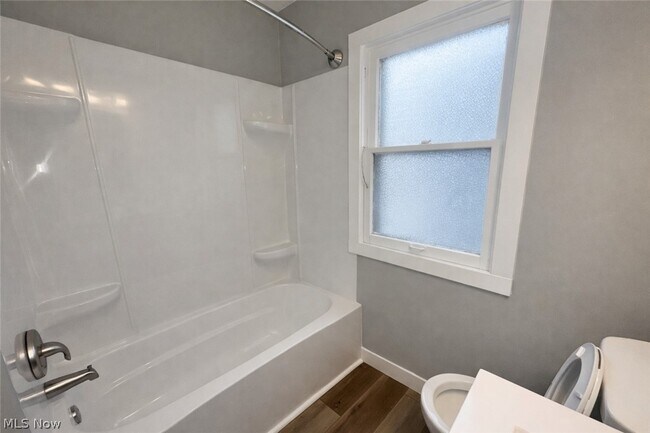 Building Photo - 7014 Thornton Dr