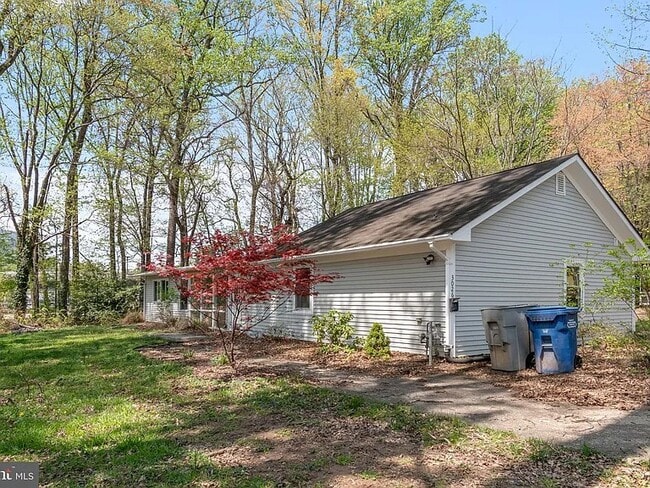 Building Photo - 3026 Cedar Hill Rd