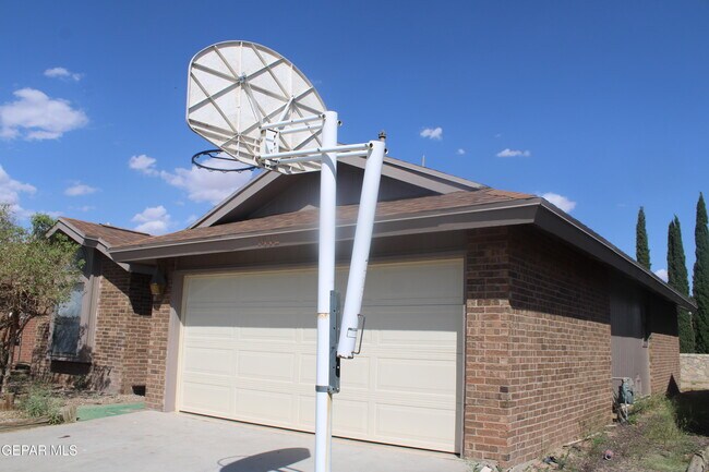 Building Photo - 1472 Sierra De Oro Dr