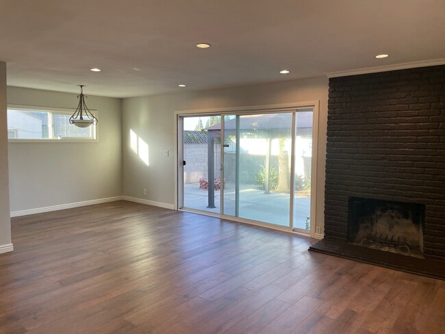 Building Photo - 9315 Via Balboa Cir