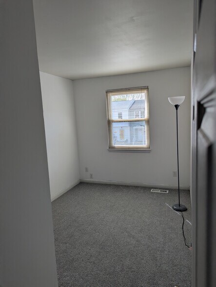 Building Photo - 3064 Comte Ct