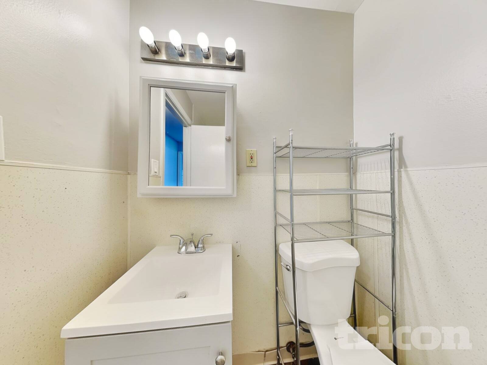 Building Photo - 1370 University Terrace