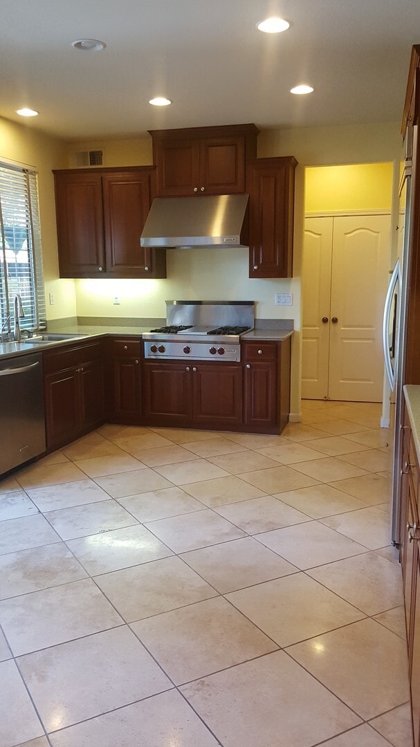 Building Photo - San Ramon's Lovely Windemere, Canadora Two Story Home 3 Br. + Loft, 2.5 Ba.