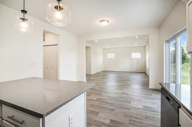 Building Photo - Four Bedroom House in Texas Township