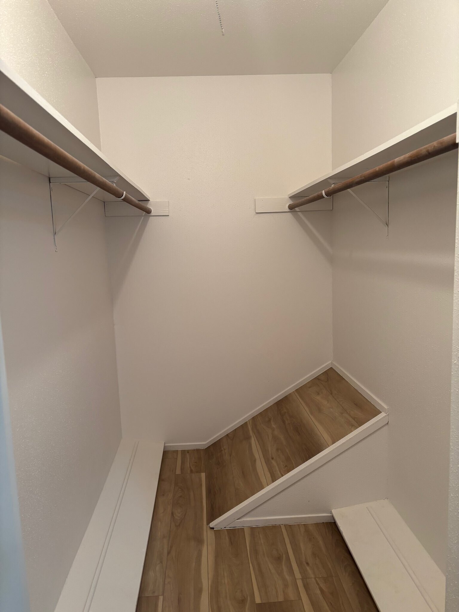 Building Photo - 8585 Glen Meadow Ln