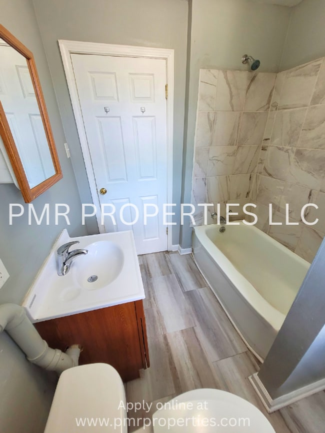Building Photo - AVAILABLE SOON! 3 Bedrooms/2 Bathroom House