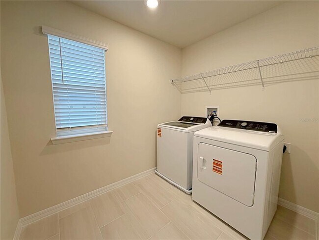 Building Photo - 16234 Merry Aly