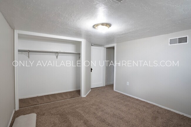 Building Photo - 1815 Sandhill Rd