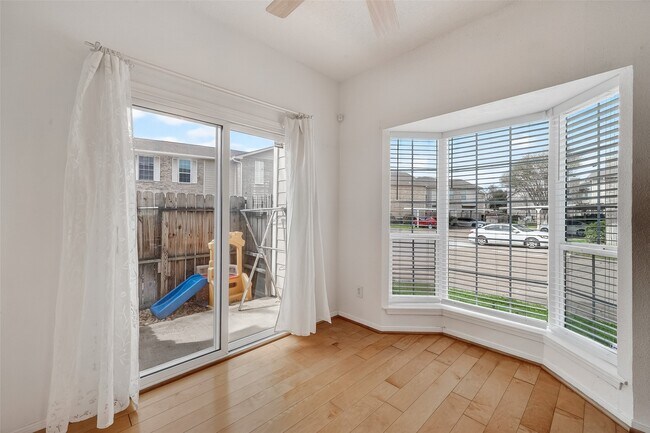 Building Photo - 7575 Cambridge St