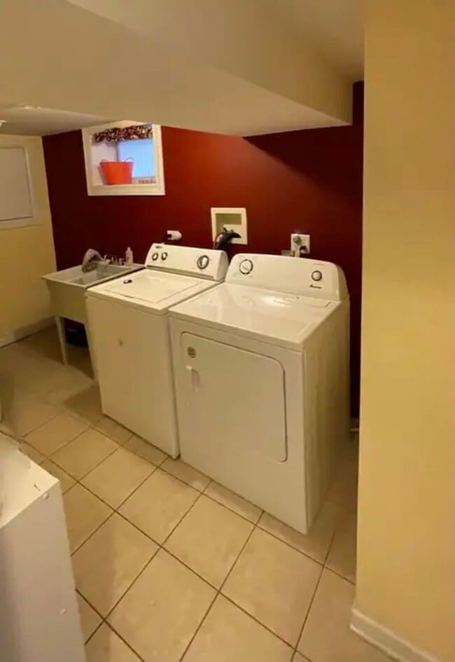 Building Photo - 754 Spring Rd