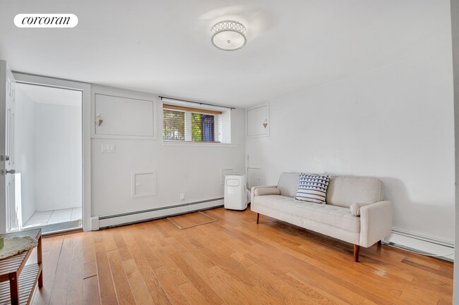 Building Photo - 404 15th St