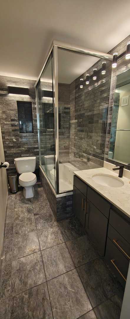 Building Photo - 30 E Huron St