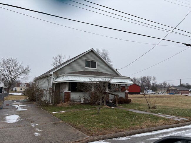 Building Photo - Nice Southside Find