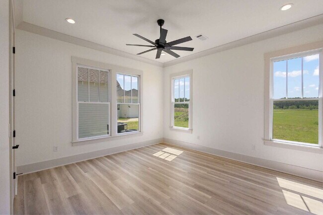 Building Photo - Luxury Townhome for Rent in Waterpointe | 3 Bed | 2.5 Bath | Private Courtyard