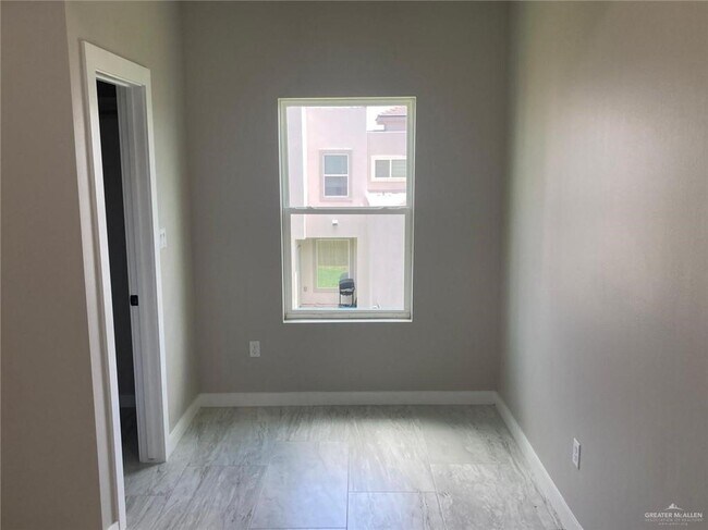 Building Photo - 2221 Dorado Dr