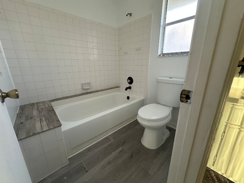 Building Photo - 9224 Ventana Ln