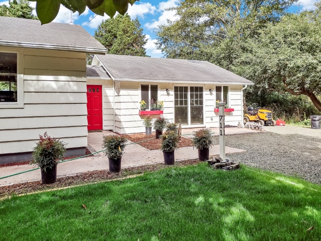 Building Photo - 711 N Third St