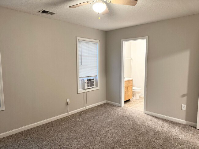 Building Photo - 310 Pappy Dr