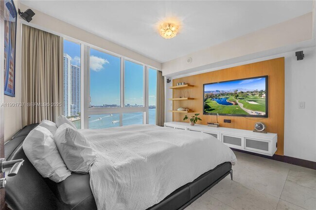 Building Photo - 465 Brickell Ave