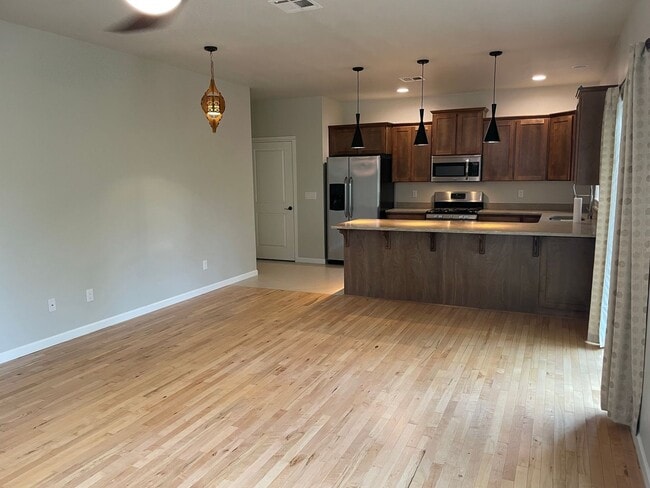 Building Photo - Live it up in Jacksonville's McCully Lane ...