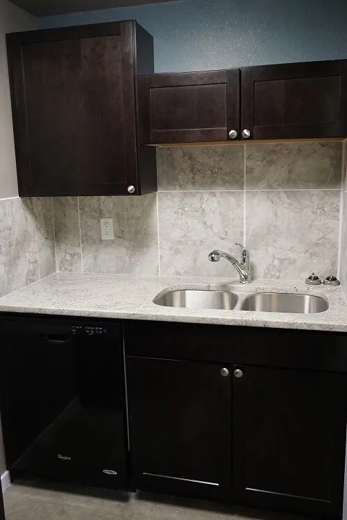 Building Photo - 1708 N Riverfront Dr