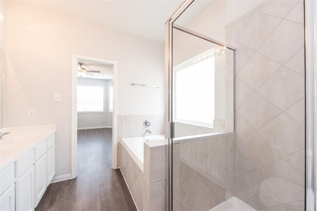 Building Photo - 2922 Orchid Ranch Dr