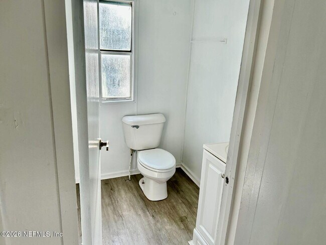 Building Photo - 5355 New Kings Rd