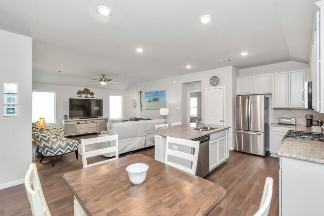 Building Photo - 6842 Scarlet Sagebrush St