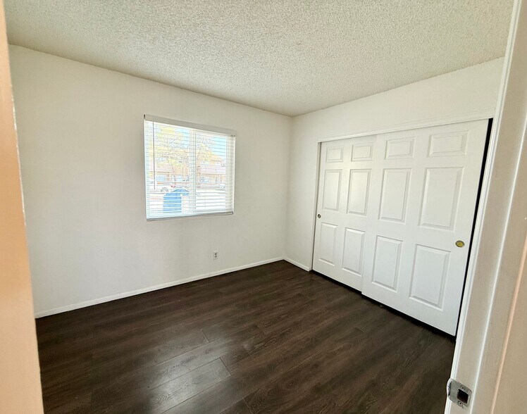 Building Photo - 6984 Appleton Dr