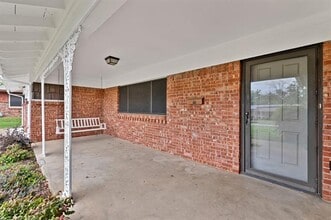 Building Photo - 1024 Eunice St