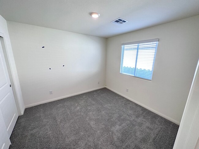 Building Photo - 4 Bedroom in Villages at Tule Springs!