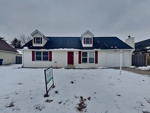 Building Photo - 811 Westridge N Dr