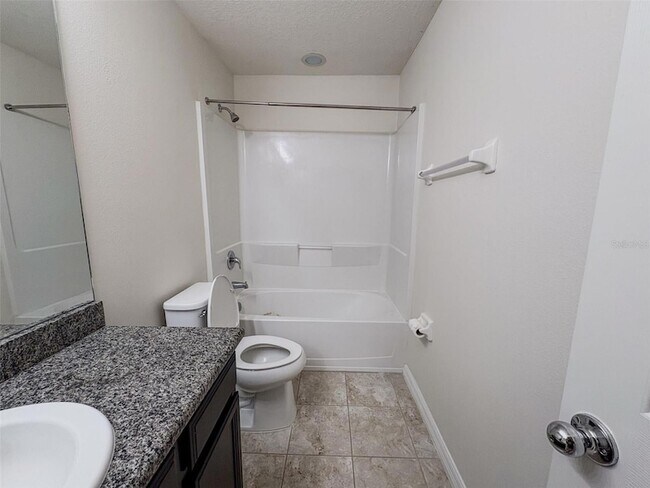 Building Photo - 7079 Woodchase Glen Dr