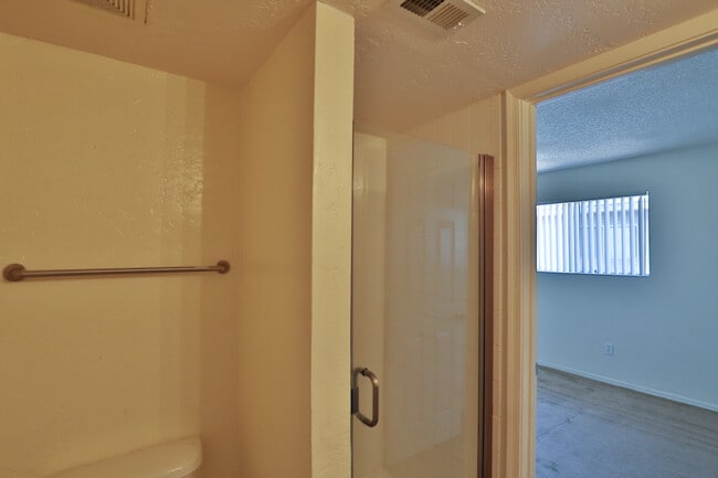 Building Photo - 1819 N 40th St