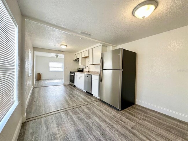 Building Photo - 3905 54th Ave N