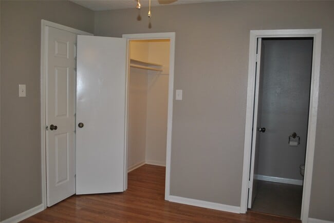 Building Photo - 17423 Fir Rd