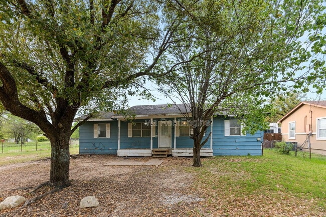 Building Photo - 4404 Pecan Ln