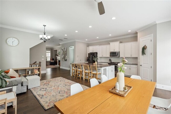 Building Photo - 1007 Edgemont Dr