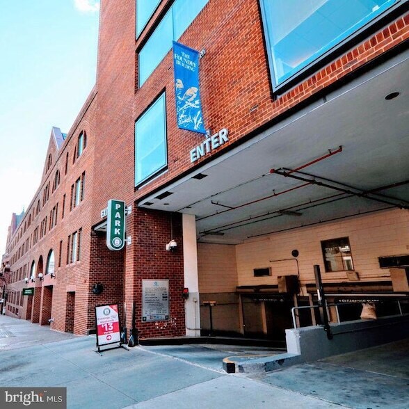 Building Photo - 1029 30th St NW