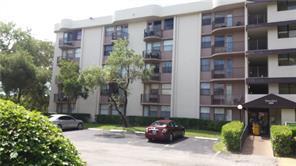 Building Photo - 2701 Riverside Dr